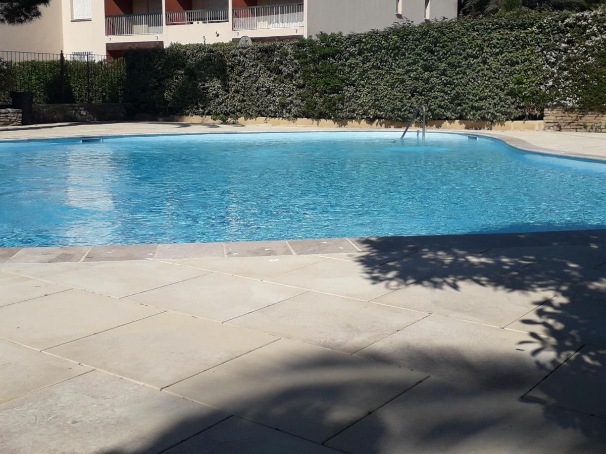 Bandol Nature Et Loisirs: Parking/ Piscine Εξωτερικό φωτογραφία