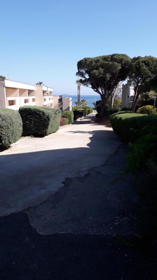 Bandol Nature Et Loisirs: Parking/ Piscine Εξωτερικό φωτογραφία